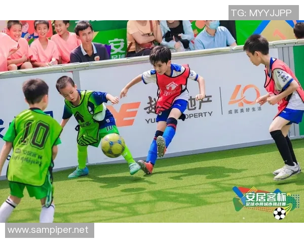 杭州足球队逆袭之路：挑战赛中的拼搏与荣耀故事