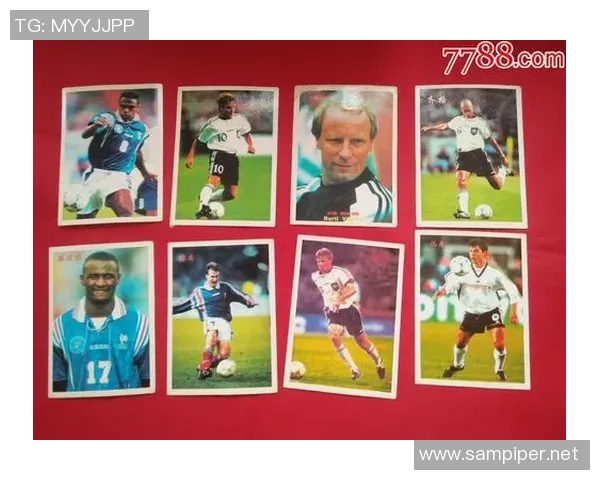 足球明星亲笔签名明信片收藏热潮引发球迷追捧与热议 足球明星亲笔签名明信片收藏热潮引发球迷追捧与热议